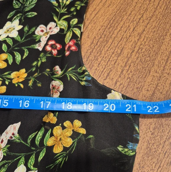 Calvin Klein - Picture 8 of 10